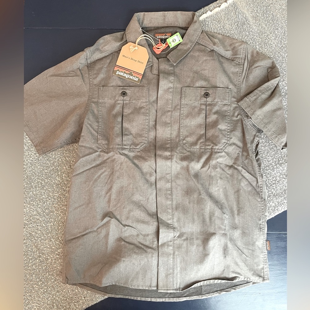 Patagonia button down grayish brown new with tags small